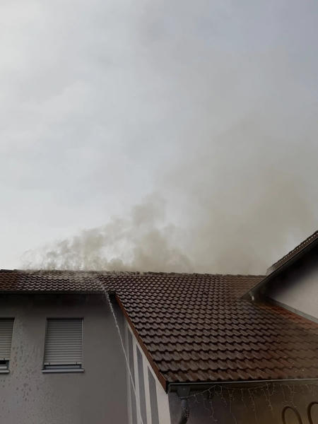 Rauch aus Dachstuhl