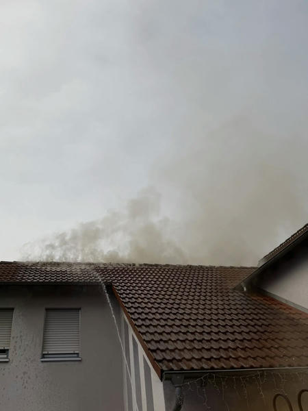 Rauch aus Dachstuhl
