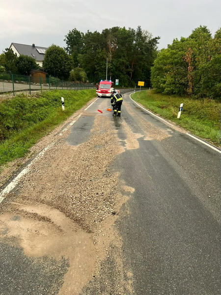 Verschmutzte Fahrbahn